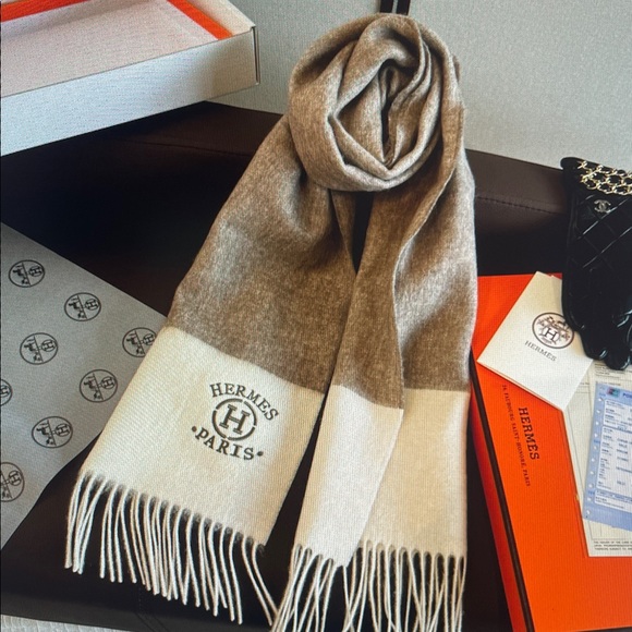 Hermes Brown and Cream Wool Scarf - Picture 1 of 6